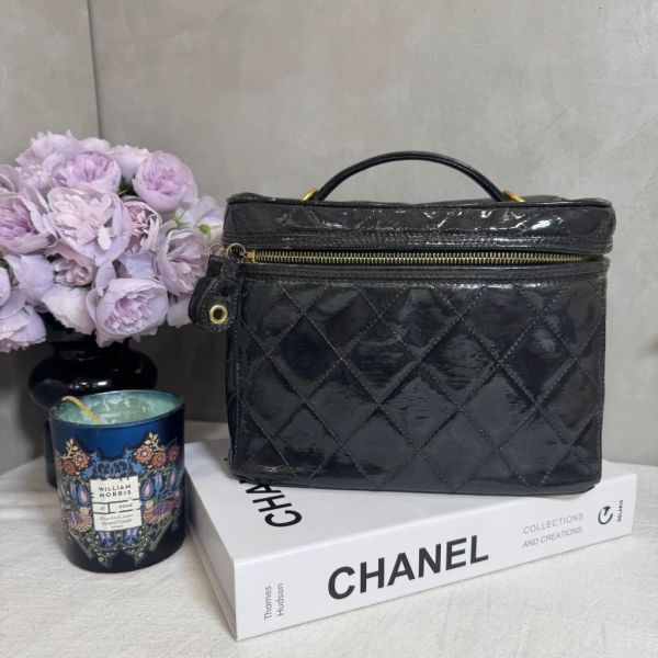 Chanel 黑色漆皮 大號手提化妝包 