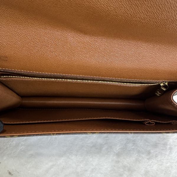 Louis Vuitton 老花紅皮手拿包 