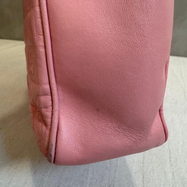 Chanel 浮雕粉色托特包 