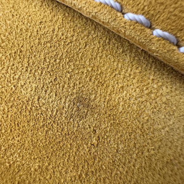 Loewe 黃色絨面革 (Suede) 手提包 