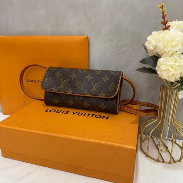 Louis Vuitton 信封腰包 