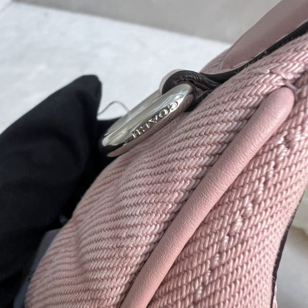 COACH 牛仔斜背兩用彎月包 