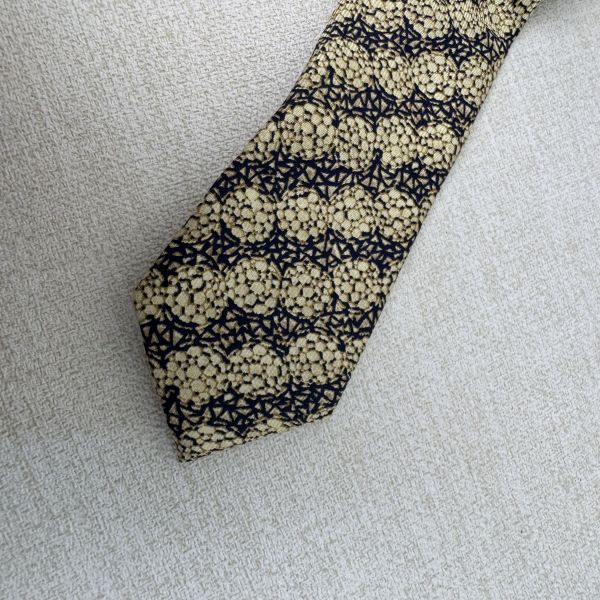 Nina Ricci 米黃 花卉 領帶（中古） 
