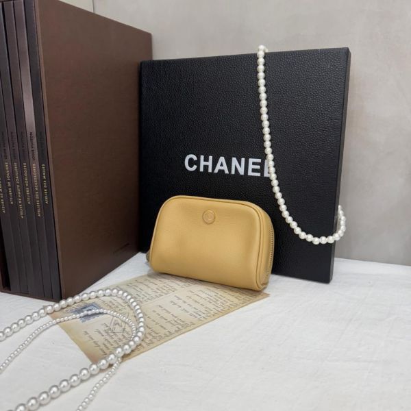 Chanel coco鈕扣皮革小包 