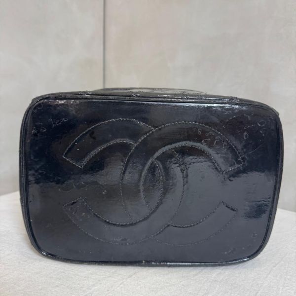 Chanel 黑色漆皮 大號手提化妝包 