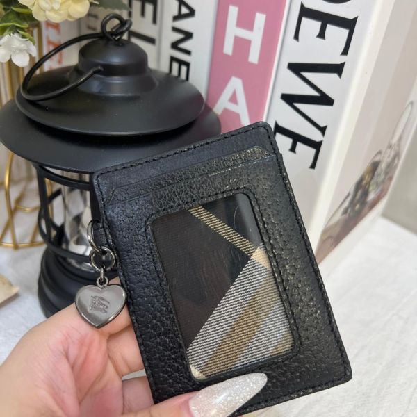 Burberry 荔枝紋皮革 金屬心形卡夾 