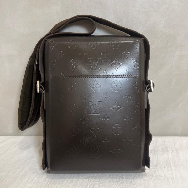 Louis Vuitton 硬殼肩包 