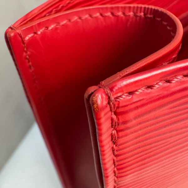 Louis Vuitton 紅色 EPI水波紋琴譜包 