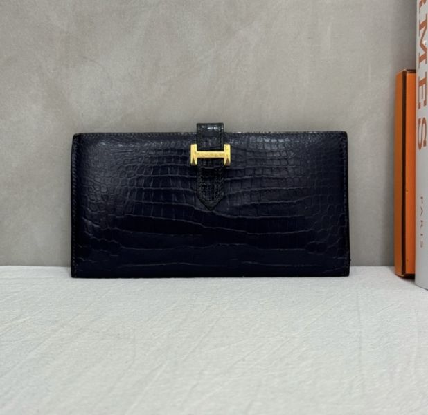 Hermès 深藍色鱷魚皮長夾 