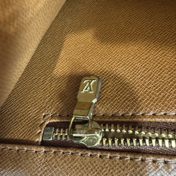 Louis Vuitton 老花紅皮手拿包 