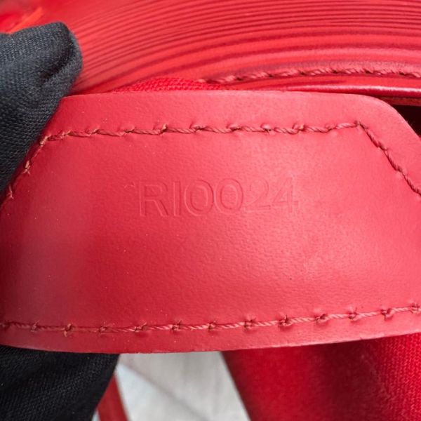 Louis Vuitton 紅色 EPI水波紋琴譜包 