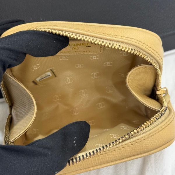 Chanel coco鈕扣皮革小包 