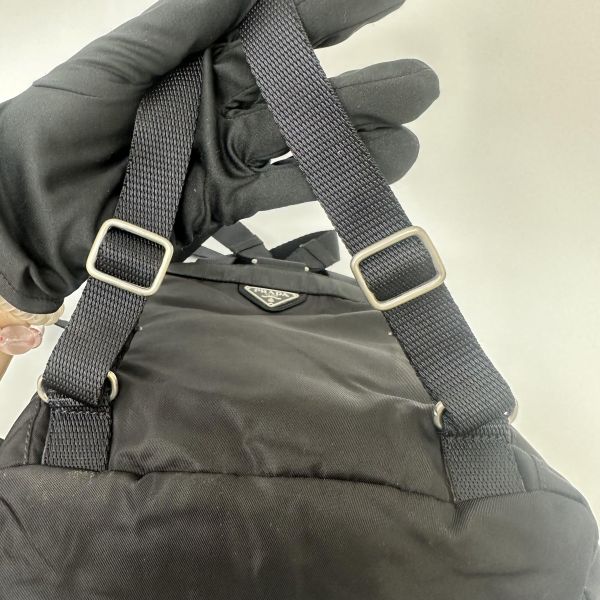 Prada 經典尼龍後背包 