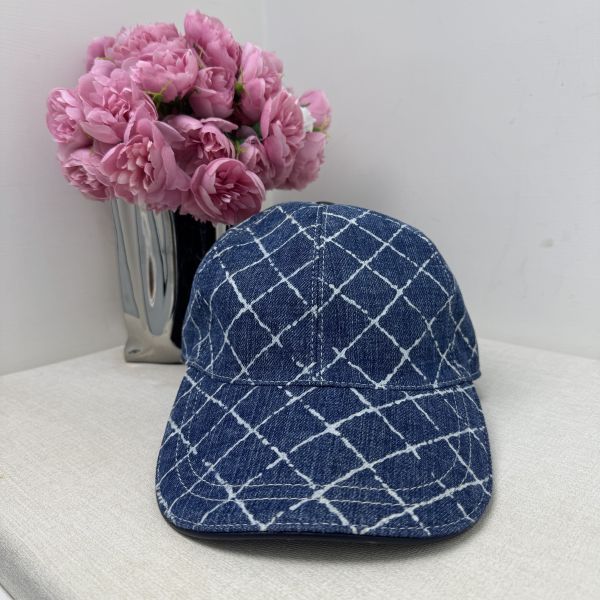 Chanel 藍色牛仔菱格紋 棒球帽 