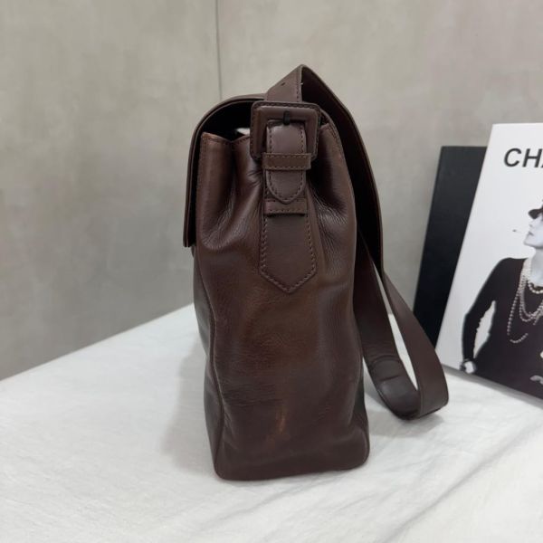 Chanel 簡約翻蓋單肩包 