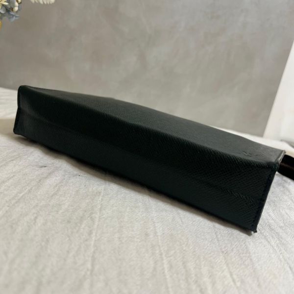 路易威登  皮革手拿包 