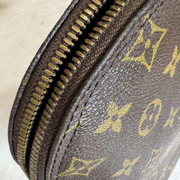 Louis Vuitton 貝殼包 