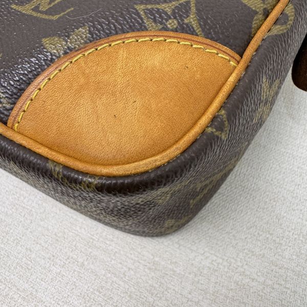 LV Monogram 老花手拿包 