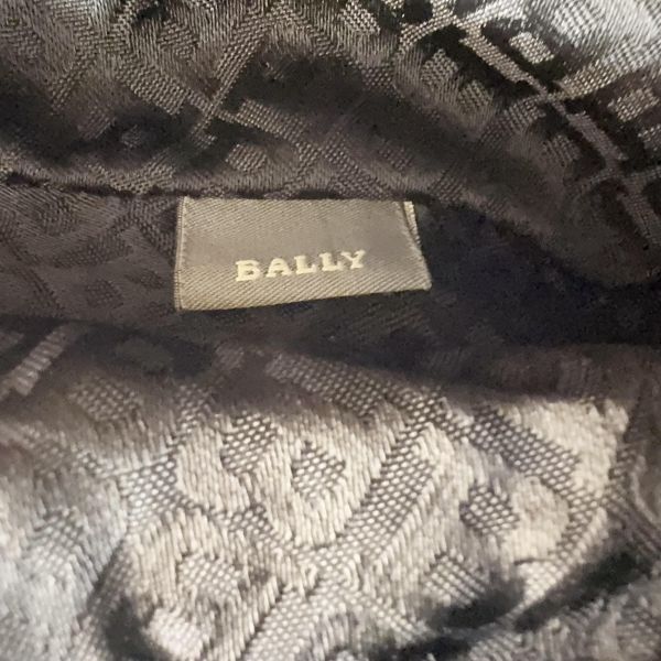 Bally 麂皮金色鏈條肩背包 