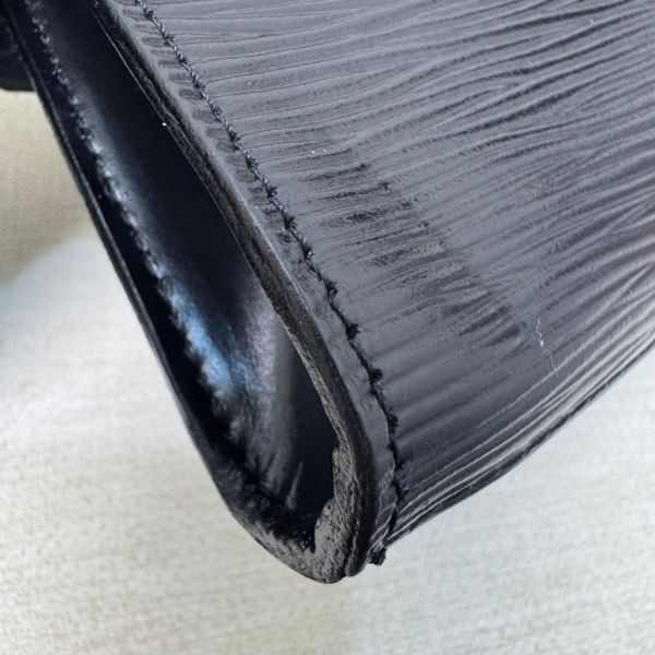 LV EPI水波紋黑色信封手拿包 