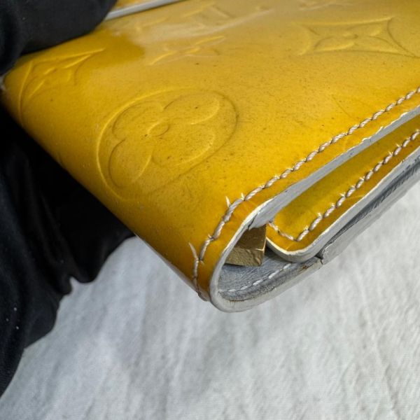 Louis Vuitton 黃色漆皮多功能皮夾腰包 