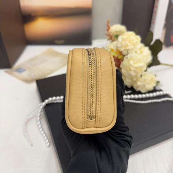 Chanel coco鈕扣皮革小包 