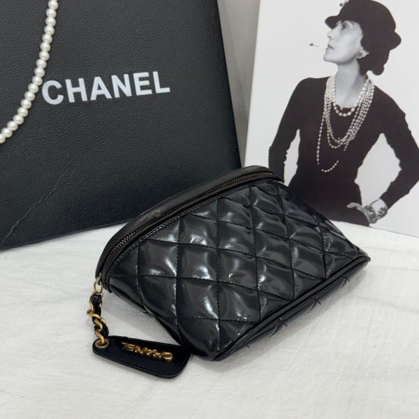 Chanel 菱格漆皮腰包 