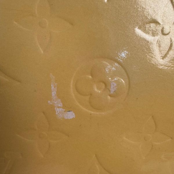 Louis Vuitton 黃色漆皮壓紋肩背包 