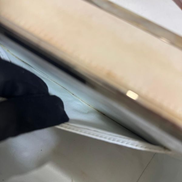 CHANEL 黃色漆皮方盒子 