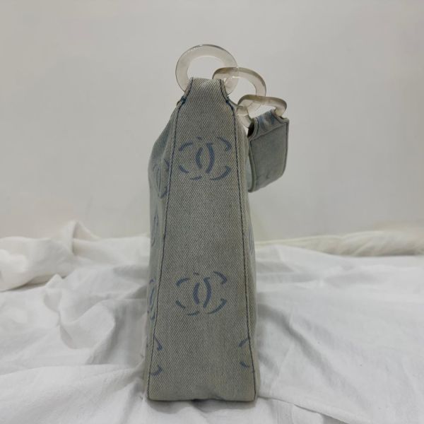 Chanel 牛仔肩包 