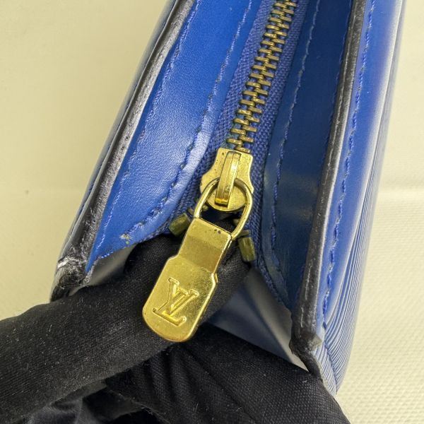 Louis Vuitton Epi 皮革手拿包 