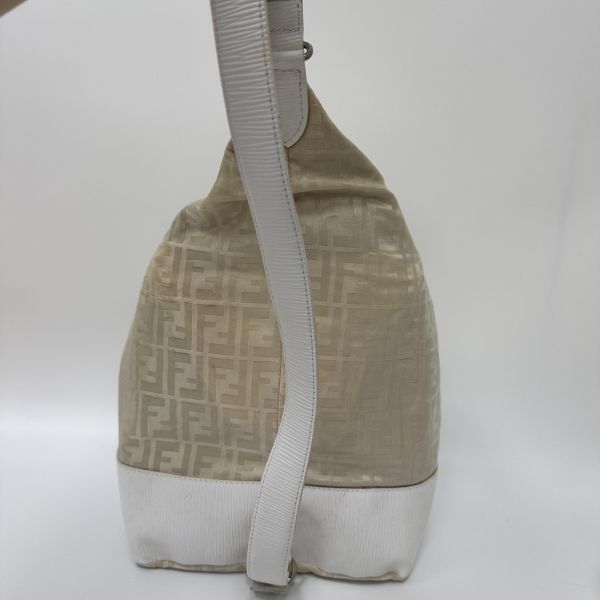 Fendi 奶茶色法棍包 