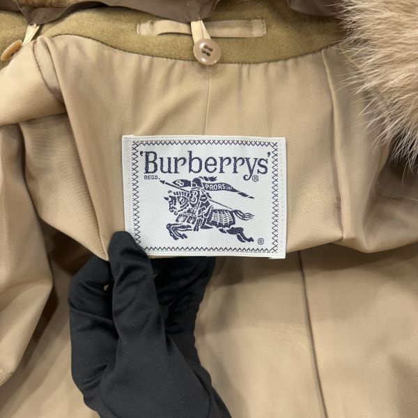 Burberry卡其色毛領大衣 