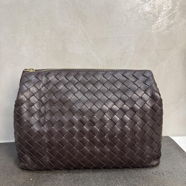 Bottega Veneta 經典Intrecciato 納帕小羊皮編織拉鍊手拿包* 
