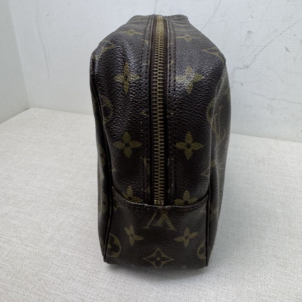 LV 老花手拿洗漱包 