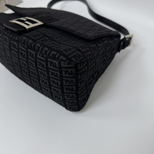 Fendi 經典 緹花布法棍包 