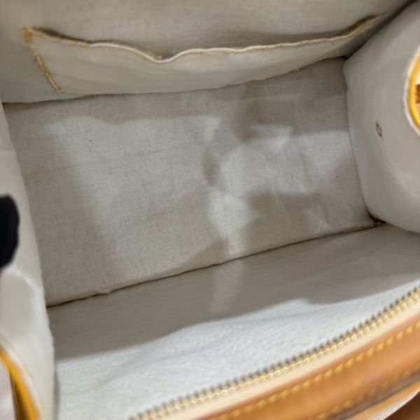 Lv 黃漆皮手提包 