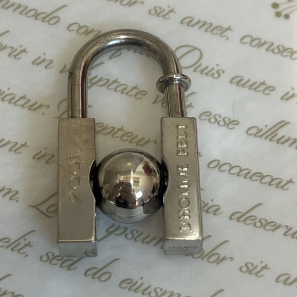 Hermès 掛鎖吊飾 