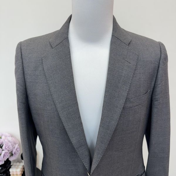 Burberry 灰色西裝外套 