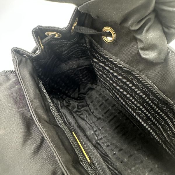 Prada 尼龍背包 