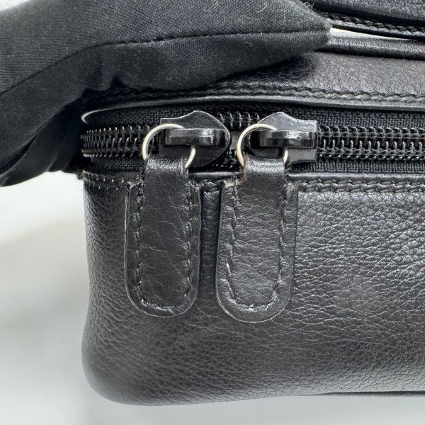 Gucci 黑色皮革手提包 