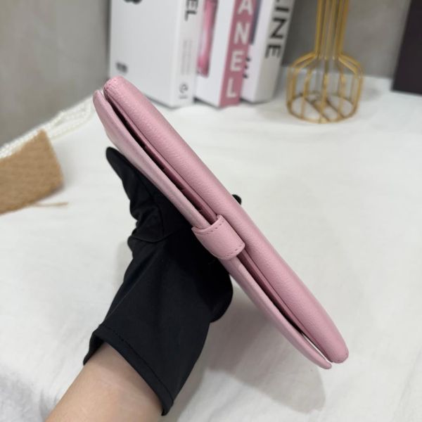 Chanel 粉紅山茶花印花長夾 