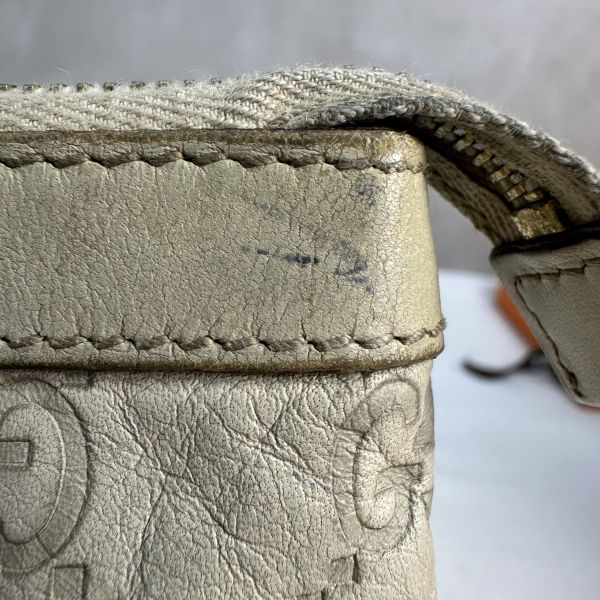 GUCCI 中古米色壓印老花一字拉鍊零錢包卡包 