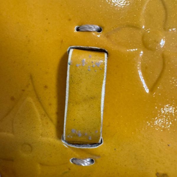 Louis Vuitton 黃色漆皮多功能皮夾腰包 