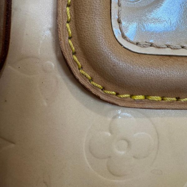 Louis Vuitton 黃色漆皮壓紋肩背包 