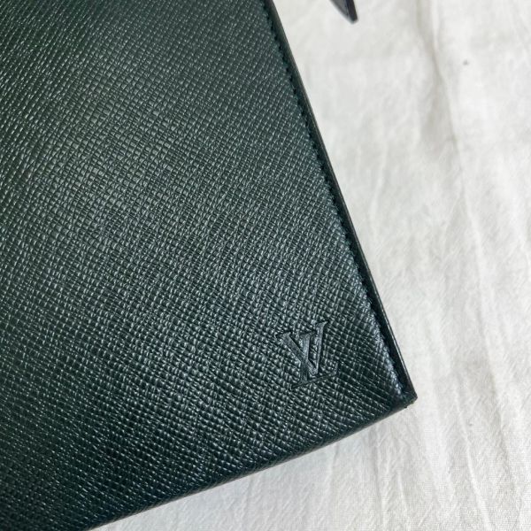 路易威登  皮革手拿包 