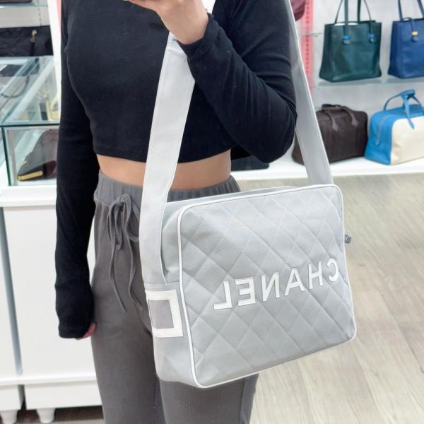 Chanel 方牌運動包 