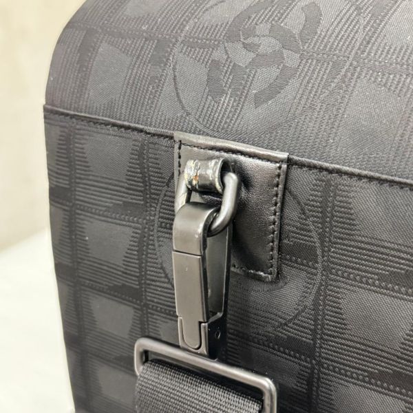 Chanel 黑色冰格旅行袋 
