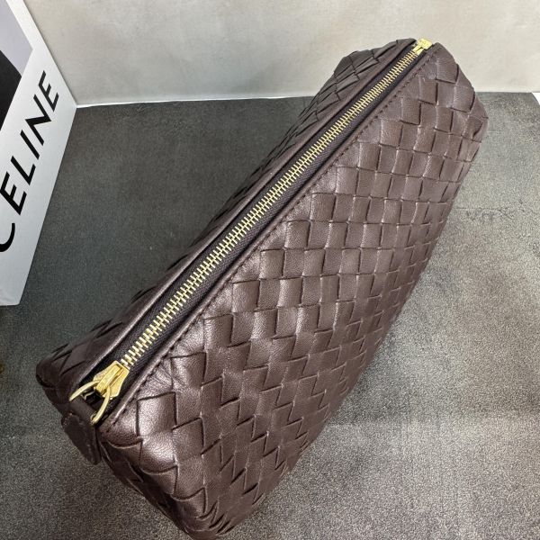 Bottega Veneta 經典Intrecciato 納帕小羊皮編織拉鍊手拿包* 