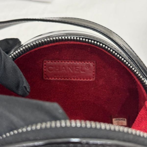 Chanel 漆皮小圓包 